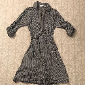 🚨 MOVING SALE! Striped wrap dress.